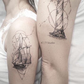 Парные татуировки в стиле графика и випшейдинг. Татуировка корабль и майк.