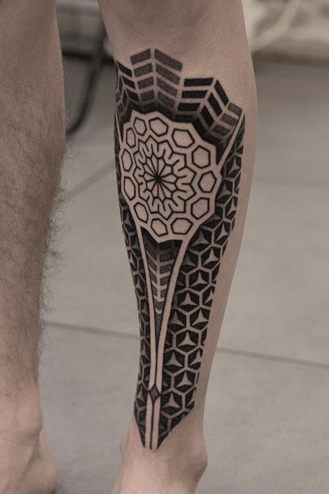 34 мужские тату на ноге: эскизы татуировок на бедре, голени и стопе