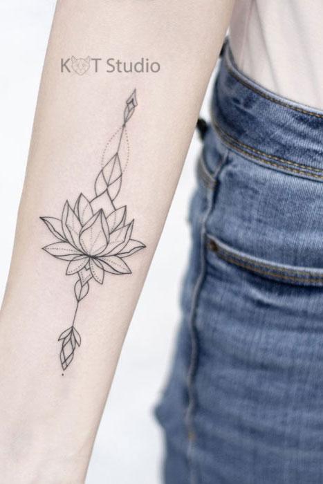 Татуировки животных на предплечье для девушек